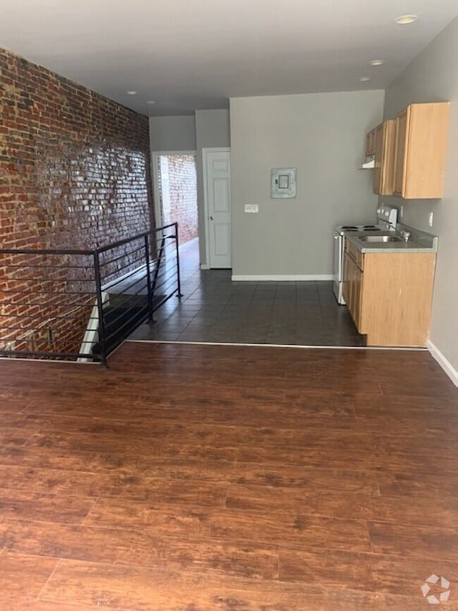 Building Photo - 3451 Jasper St Unit 2nd Floor Rental