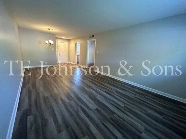 Photo - 1 Bedroom Minutes from The School of the Arts! Unit 2001 S Main 104