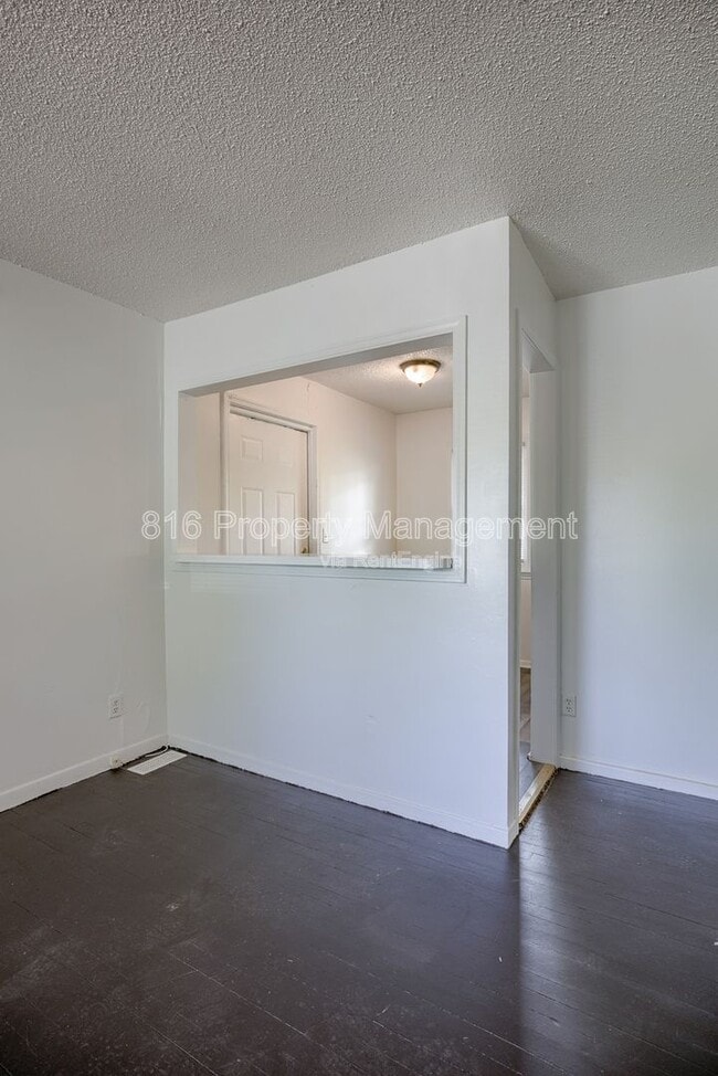 Photo - 10009 Hardesty Ave