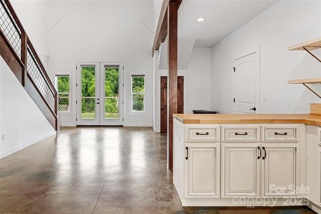 Photo - "Charming 1-Bedroom Retreat in Candler - Cozy 650 Sq Ft Haven!"