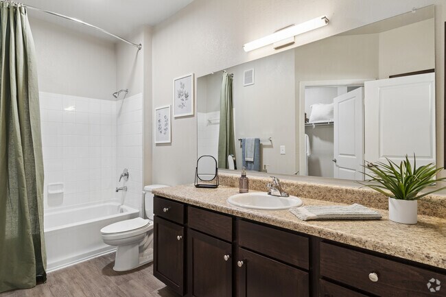 B1 - 2BR, 2BA - 978SF - Primary Bathroom
