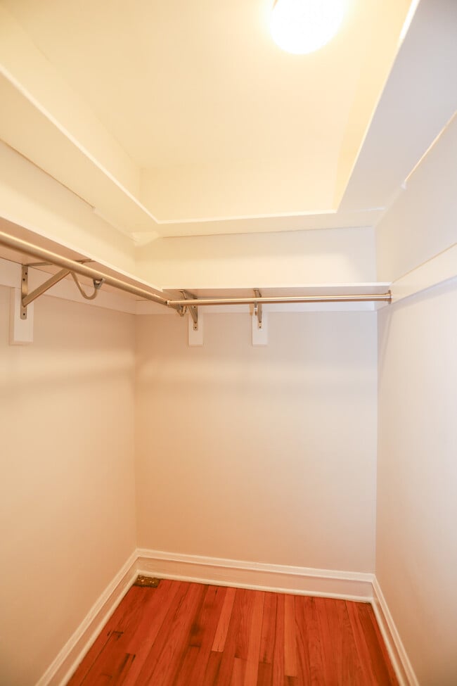Photo - 6106 N Kenmore Ave Unit #30