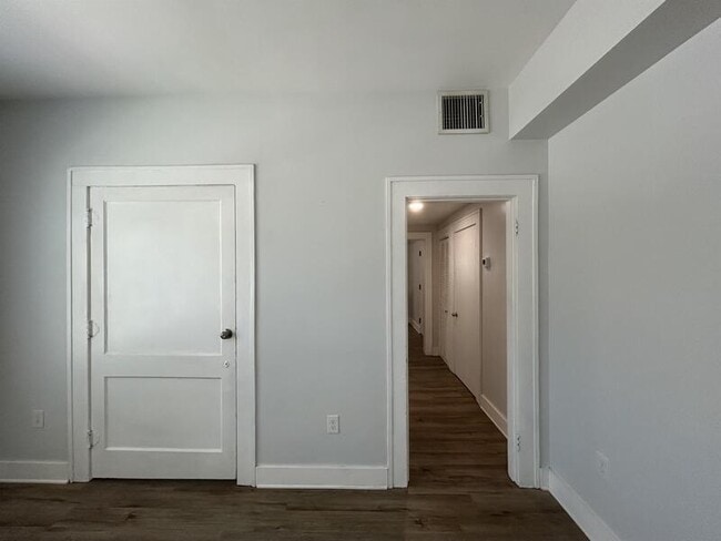 Photo - 2861 2nd Ave S