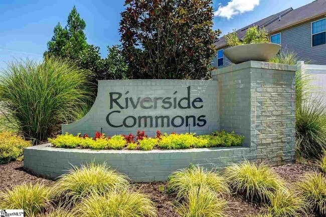 Building Photo - 8 Irvington Dr