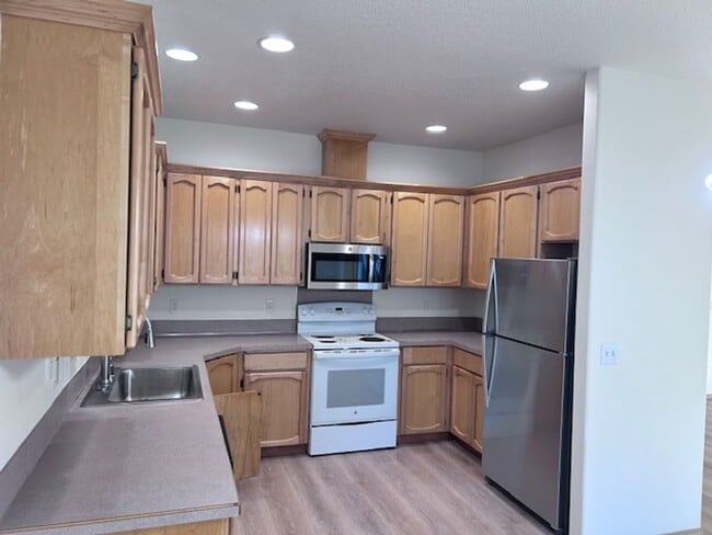 Photo - East Vancouver 3 bedrooms!