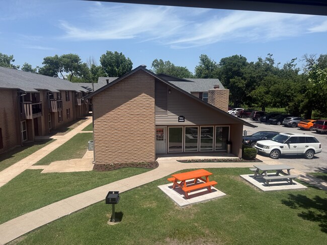 Knollwood Apartments