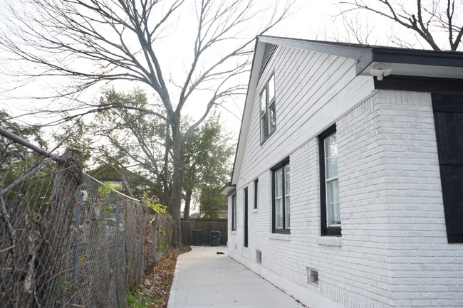 Photo - 2516 Isabella St Unidad 2516