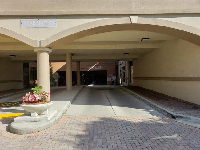 402 S Armenia Ave Unit 114