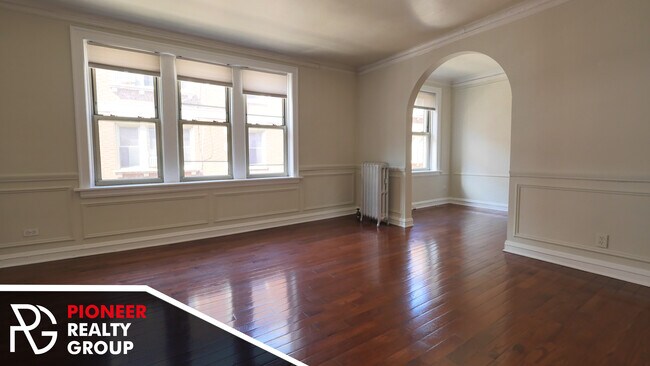 Photo - 546 W Surf St