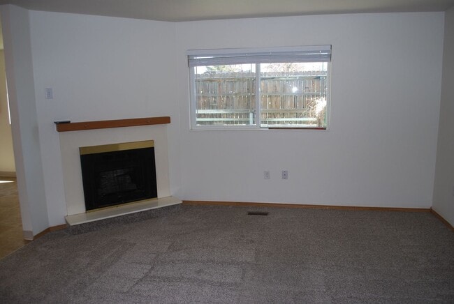 Photo - 1716 S Eagleson Rd Unit 102