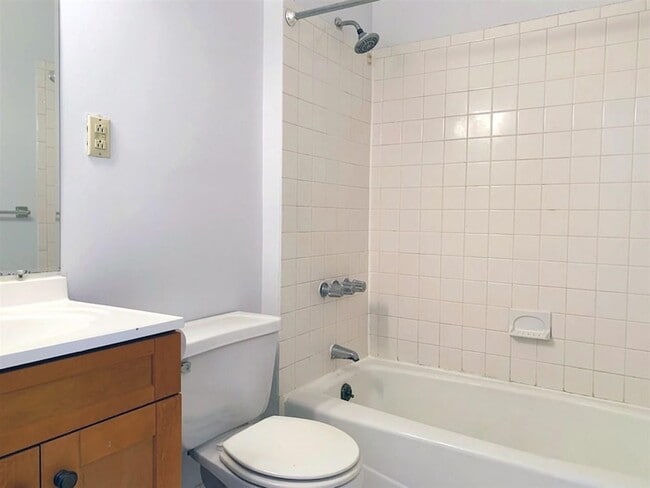 Photo - 711 Willow Ave Unit 5C