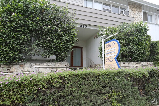 Photo - Royal Crest Apartments