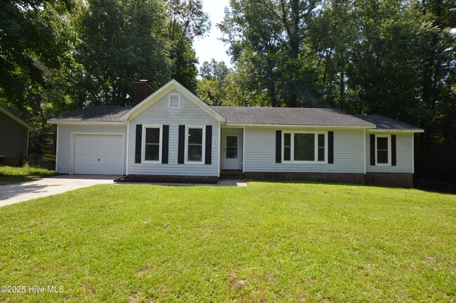 Building Photo - 307 Stillwood Dr