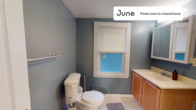 Photo - Room in Shared 4 bed/2.5 bath home Unit D