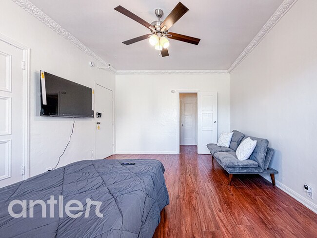 Photo - 724 S Mariposa Ave Unit 209