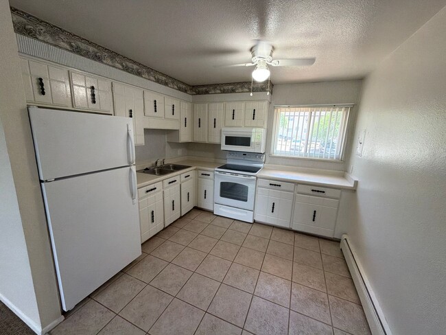 Building Photo - 1447 Nokomis Dr Unit 3