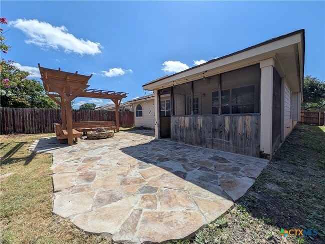 Building Photo - 268 Goliad Dr