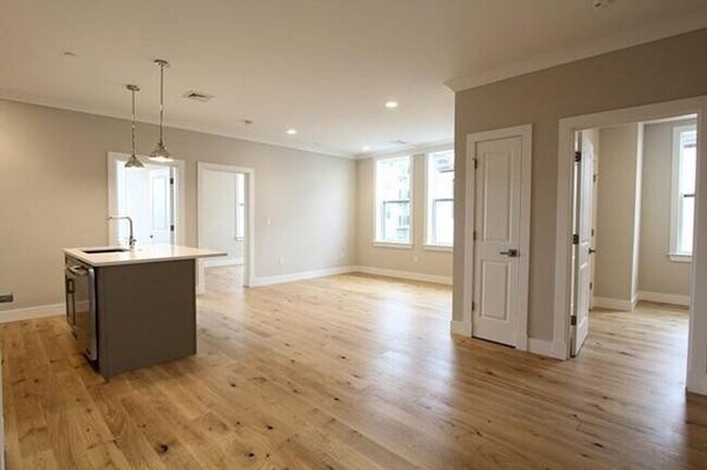 Photo - 39 Orleans St Condo Unit 303