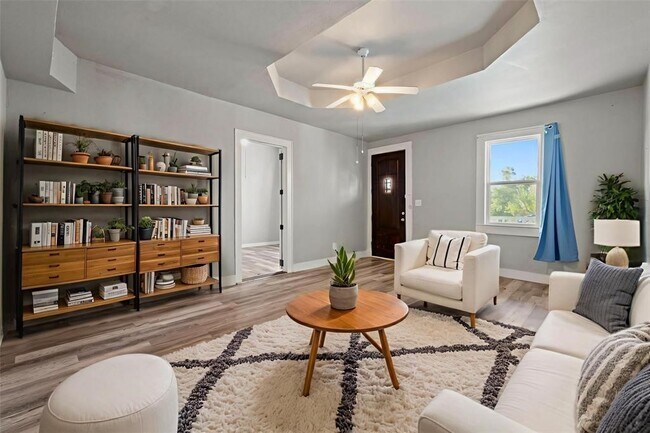 Building Photo - 2714 Avenue H Unit A - 1