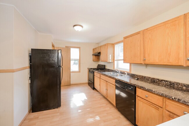 Photo - 8800 Lincoln St