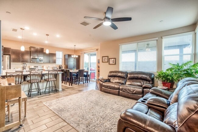 3678 Parkstone Wy