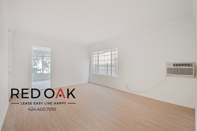 Building Photo - 723 S Mansfield-204 Unit 204