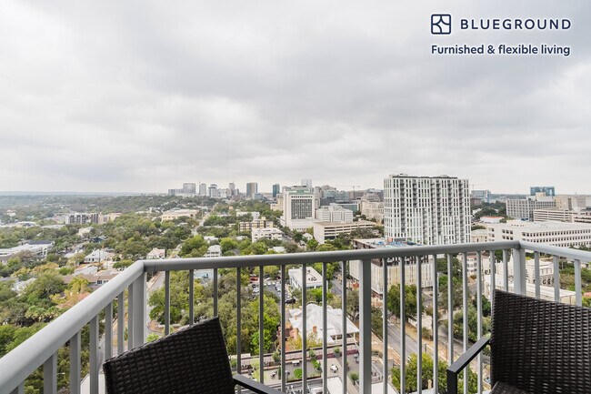 Photo - 615 W 7th St Unidad FL20-ID283