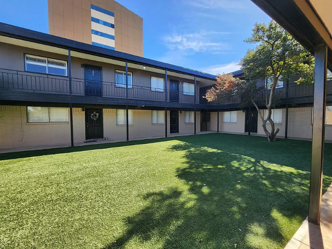 Building Photo - 501 W Louisiana Ave Rental
