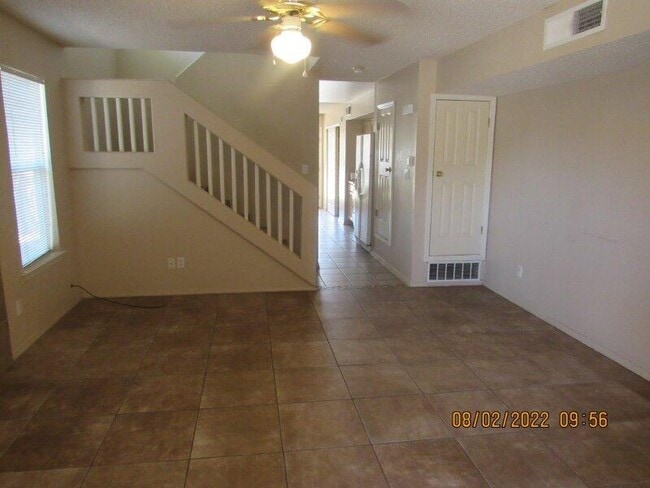 Photo - 1600 Hartsdale Dr