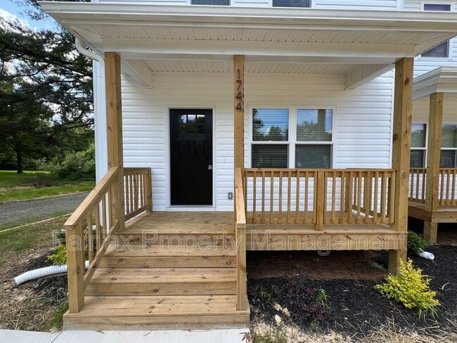 Photo - 1744 Morgantown Rd