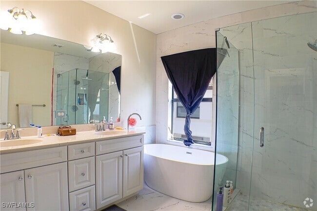 Building Photo - 15851 Portofino Springs Blvd Rental