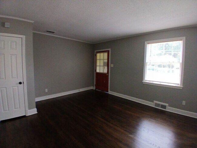 Photo - Updated 1 bedroom 1 bathroom Duplex - Open...