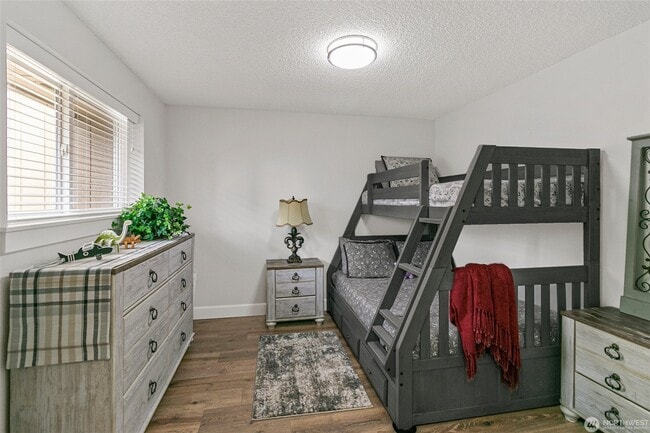 Photo - 9721 118th St E