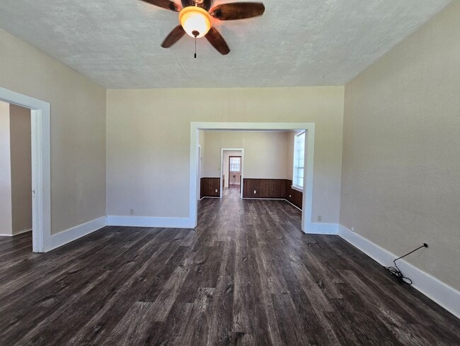 Photo - 3 Bedroom 2 Bath home in Asher!
