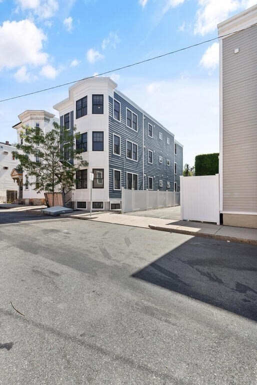 Photo - 701 E 2nd St Condo Unit A