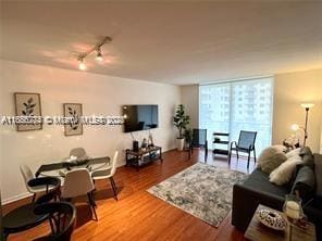 Photo - 2775 NE 187th St Unidad 319