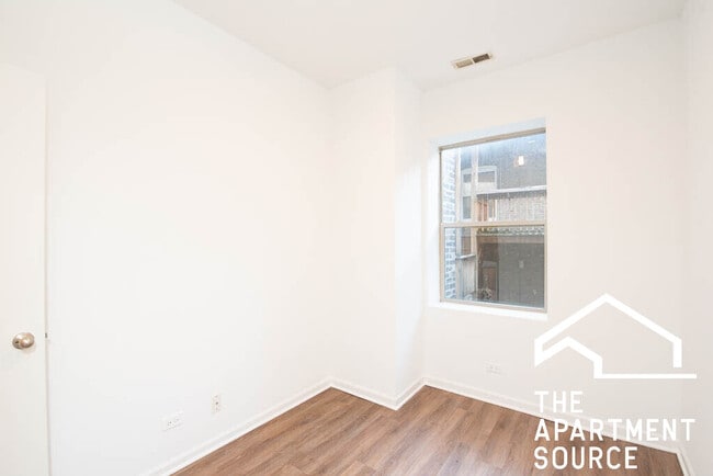 Photo - 5054 N Winthrop Ave Unit 211