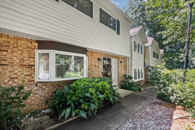 Building Photo - 7312 Cardigan Cir NE