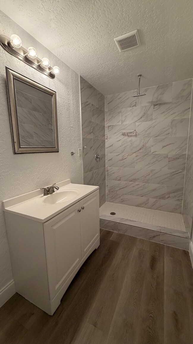 Photo - 2815 NW Lincoln Ave