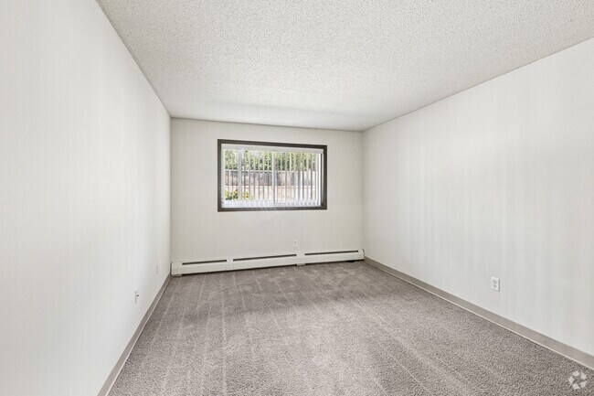 1BR, 1BA - 849SF - Bedroom
