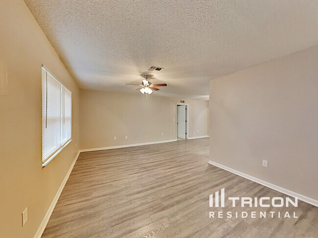 Photo - 330 Malcolm Ave