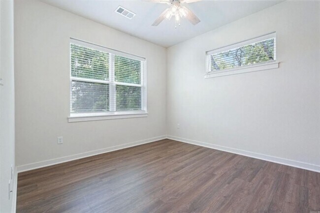 Photo - 605 Whitham Ave Unit 605-1