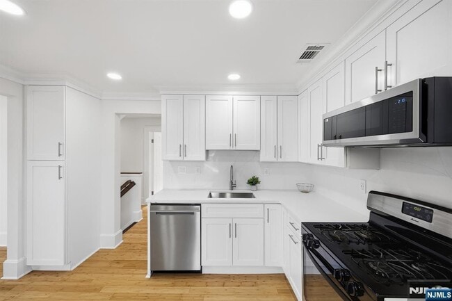 Photo - 136 7th Ave