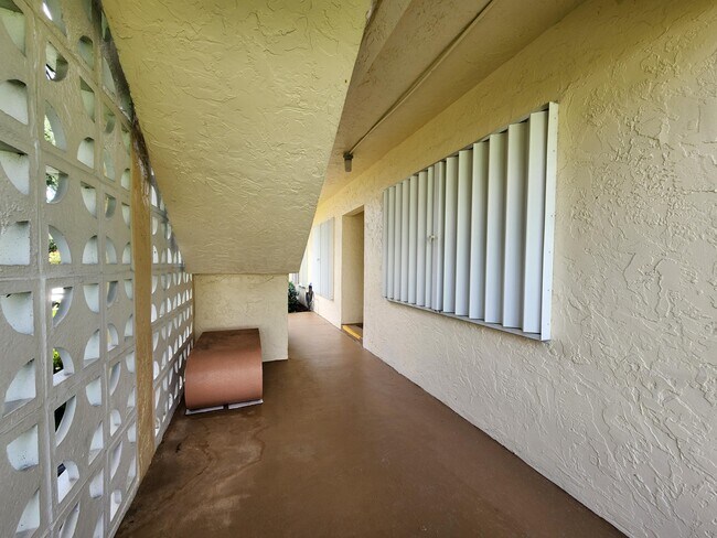 1560 NW 18th Ave Unit 104