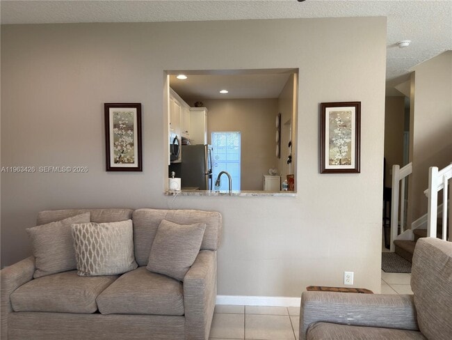 Photo - 1651 Hawthorne Pl