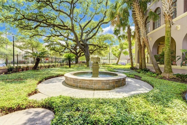 2700 Albany St Unit 3B