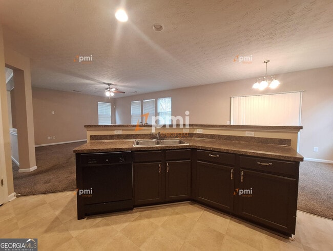 Photo - 5604 Sable Way