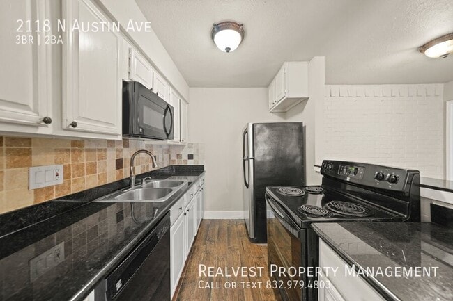 Photo - 2118 N Austin Ave