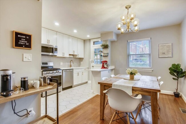 Photo - 1334 Downing St NE