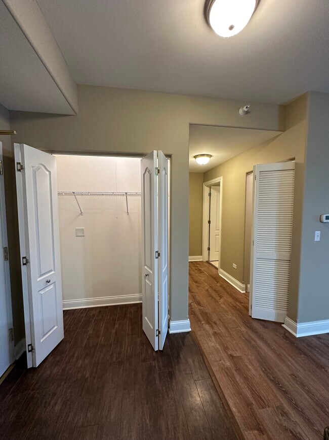 5N426 Rohlwing Rd Unit 1